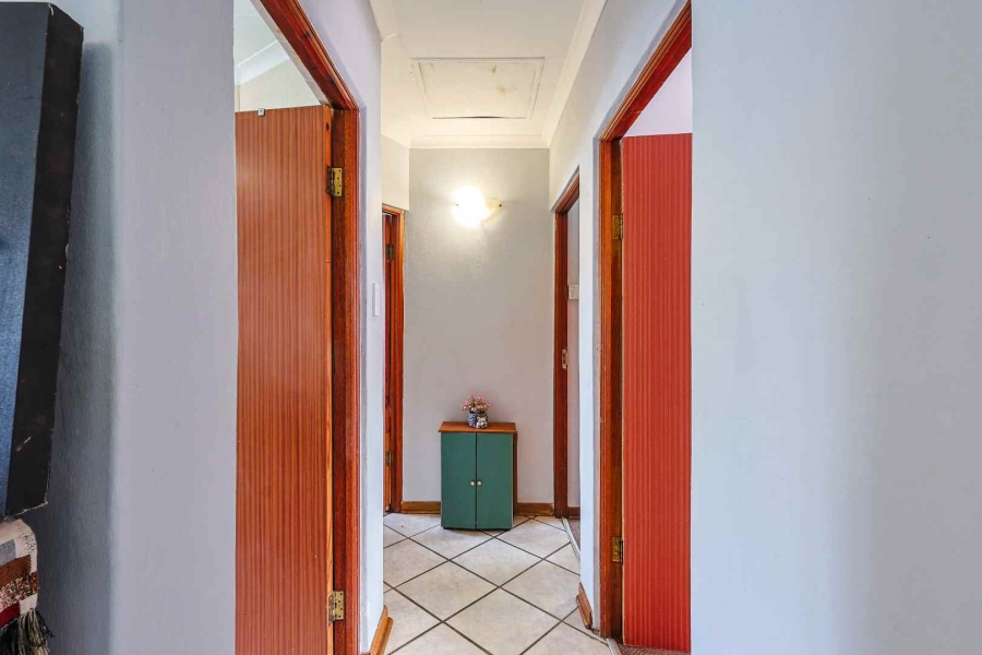 5 Bedroom Property for Sale in Rietfontein Gauteng