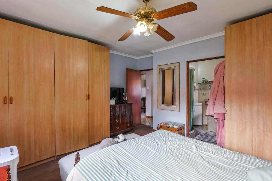 5 Bedroom Property for Sale in Rietfontein Gauteng