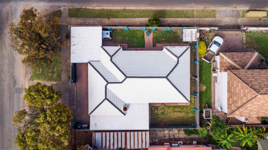 5 Bedroom Property for Sale in Rietfontein Gauteng