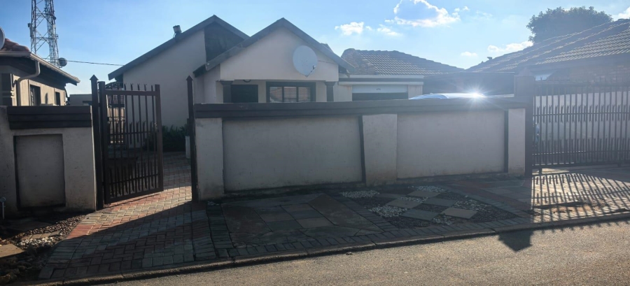 3 Bedroom Property for Sale in Soshanguve VV Gauteng
