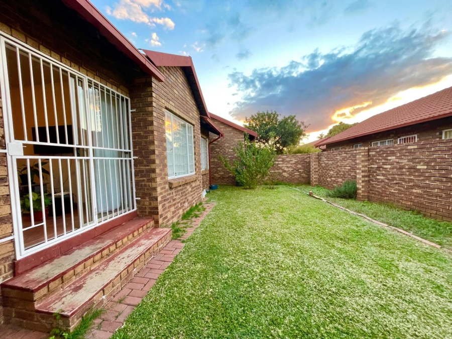 2 Bedroom Property for Sale in Meyerspark Gauteng
