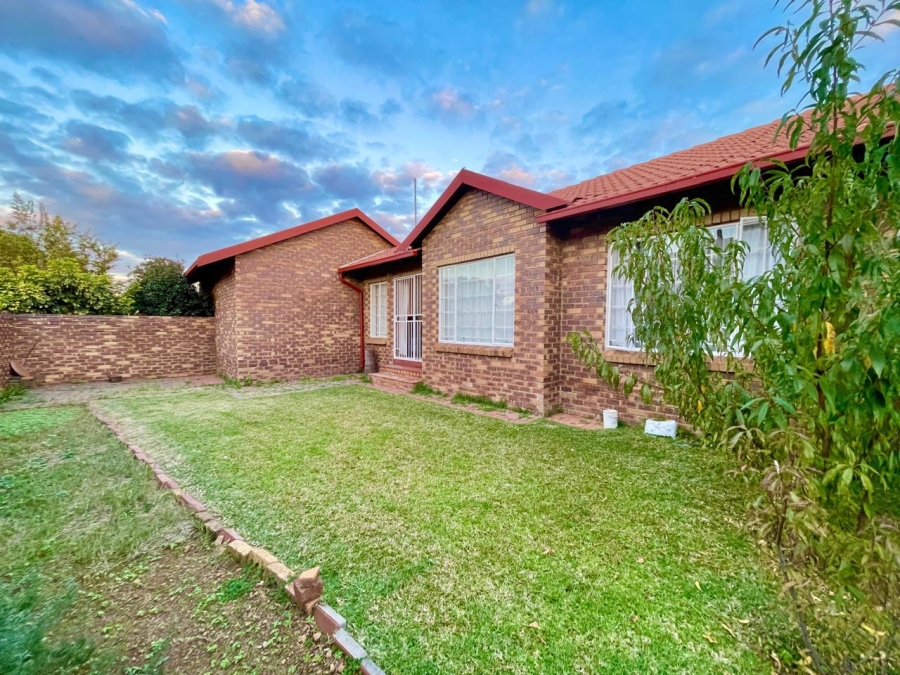 2 Bedroom Property for Sale in Meyerspark Gauteng