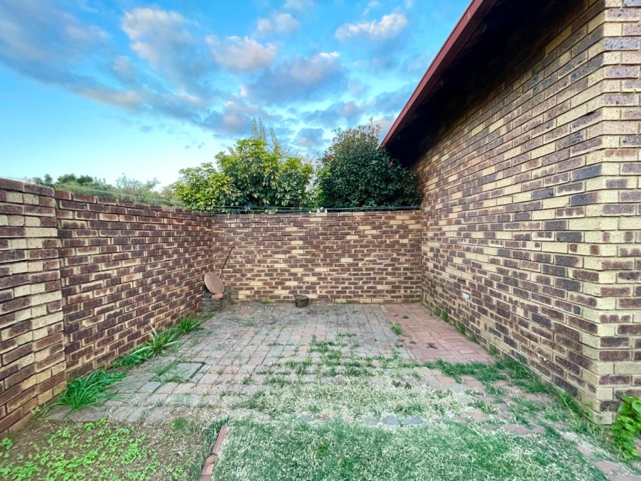 2 Bedroom Property for Sale in Meyerspark Gauteng