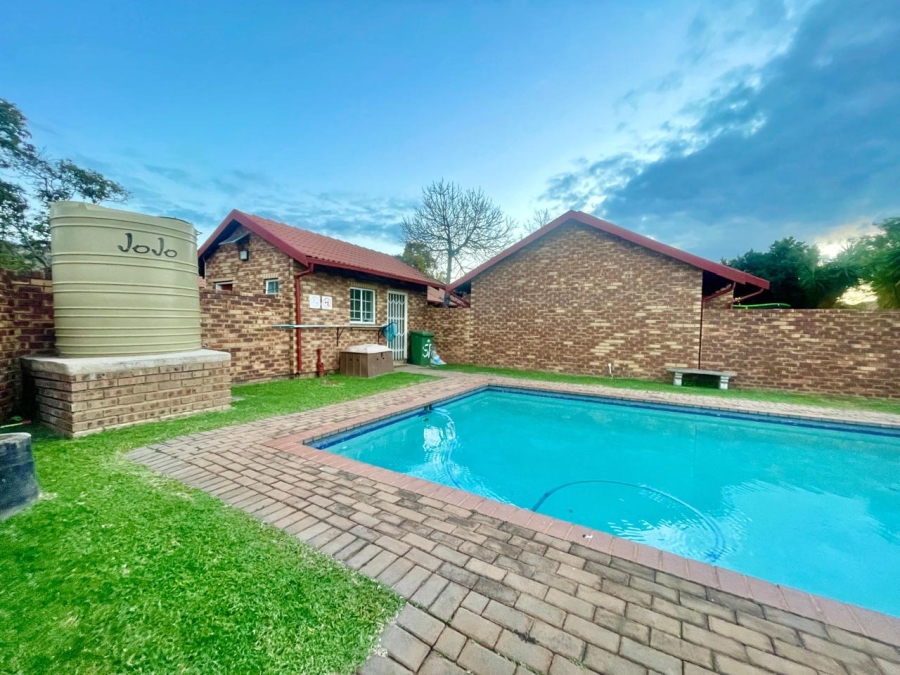2 Bedroom Property for Sale in Meyerspark Gauteng