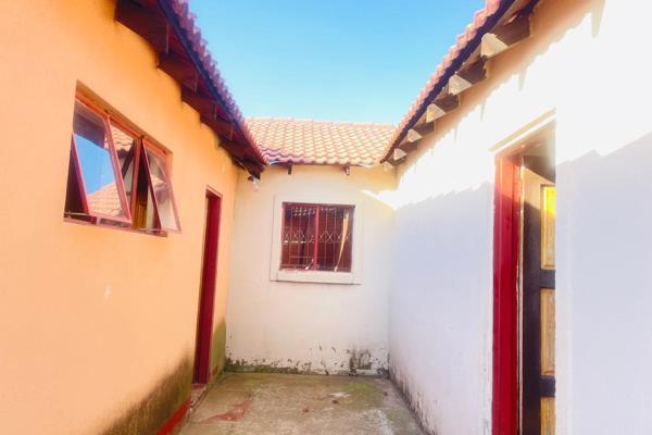 To Let 3 Bedroom Property for Rent in Roodepoort Gauteng