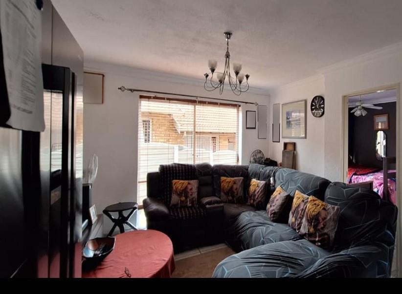 2 Bedroom Property for Sale in Birch Acres Gauteng