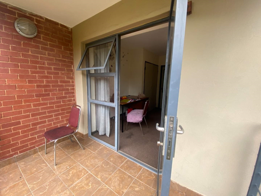 1 Bedroom Property for Sale in Ruimsig Gauteng