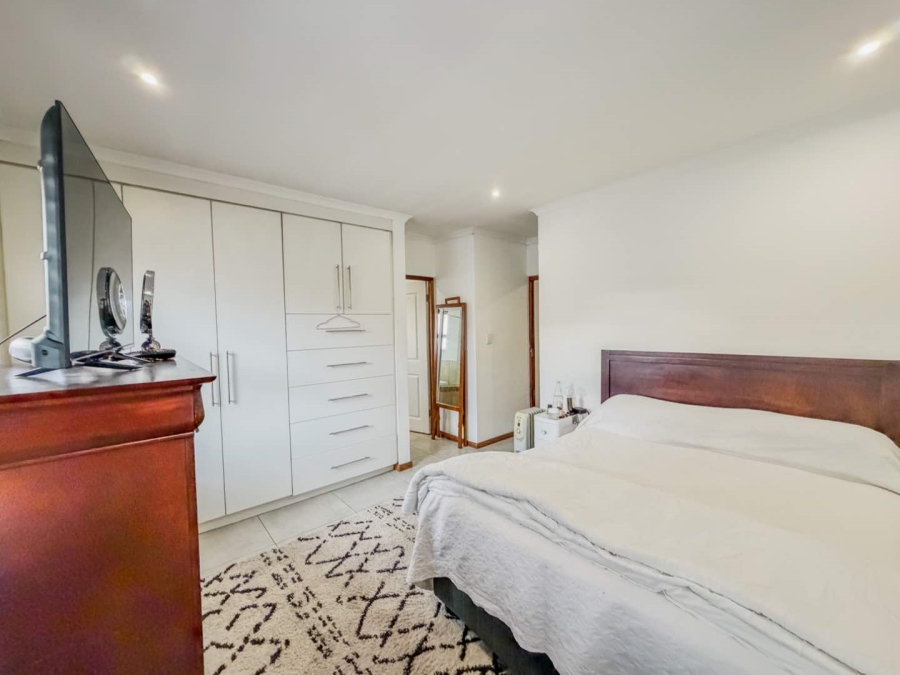 3 Bedroom Property for Sale in Beyerspark Gauteng