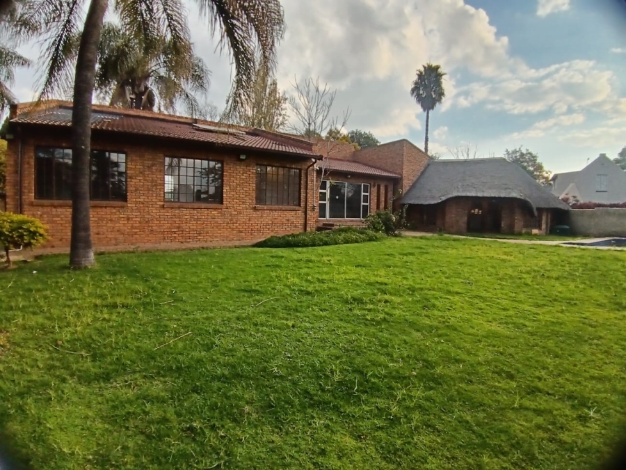 4 Bedroom Property for Sale in Parkhill Gardens Gauteng