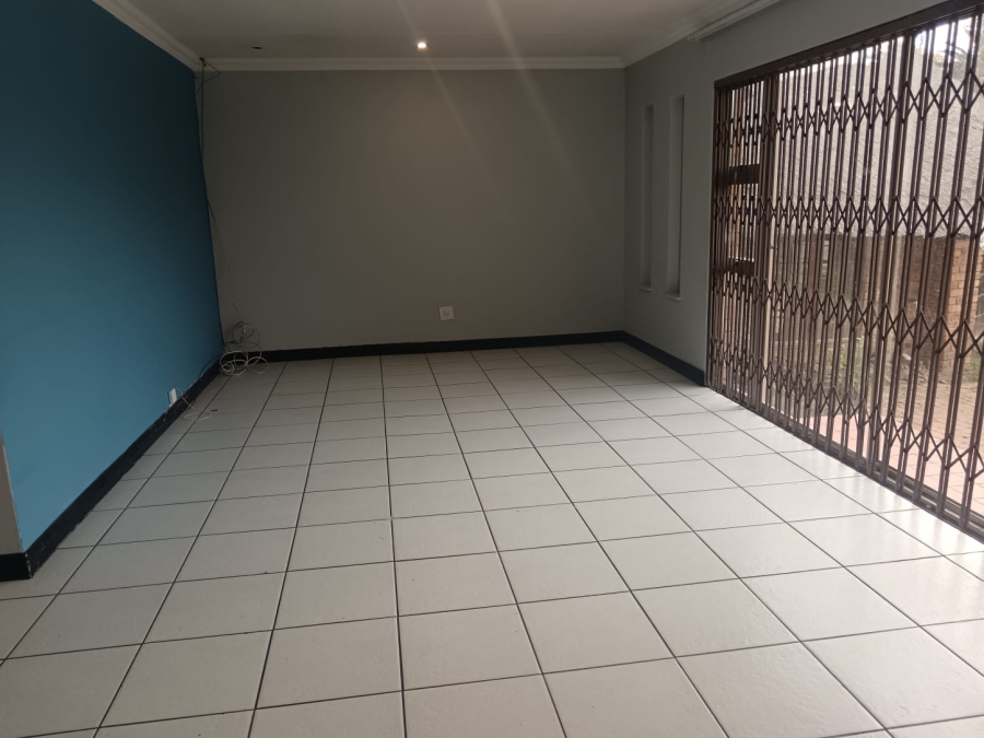 4 Bedroom Property for Sale in Parkhill Gardens Gauteng
