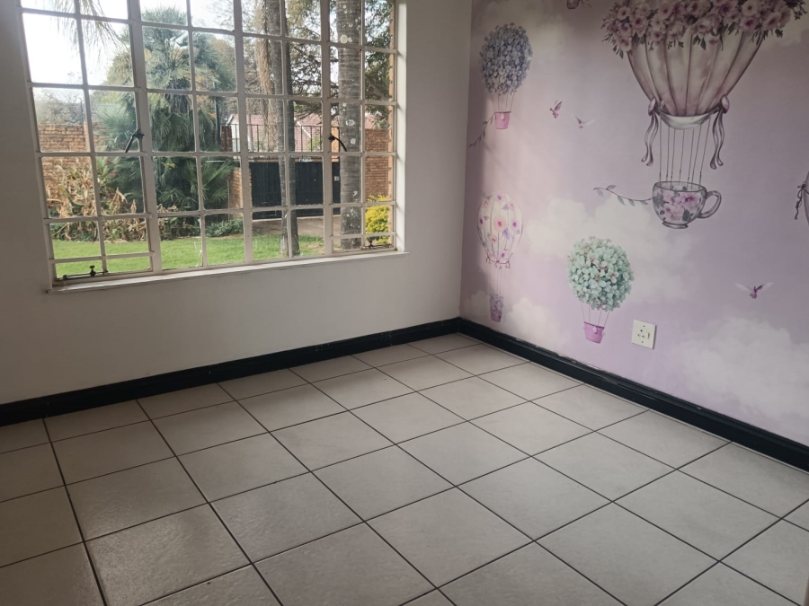 4 Bedroom Property for Sale in Parkhill Gardens Gauteng