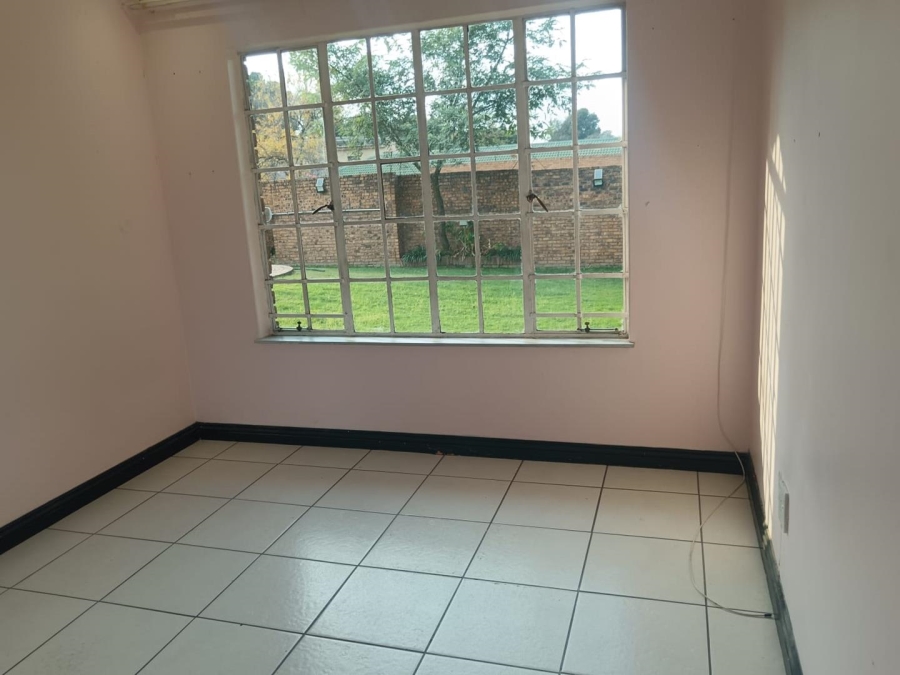 4 Bedroom Property for Sale in Parkhill Gardens Gauteng