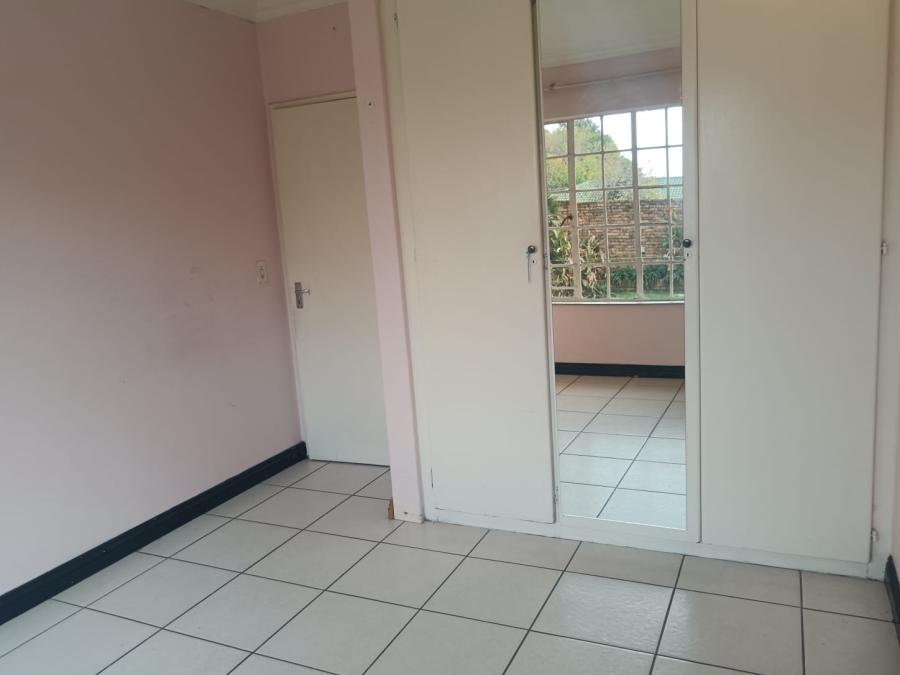 4 Bedroom Property for Sale in Parkhill Gardens Gauteng