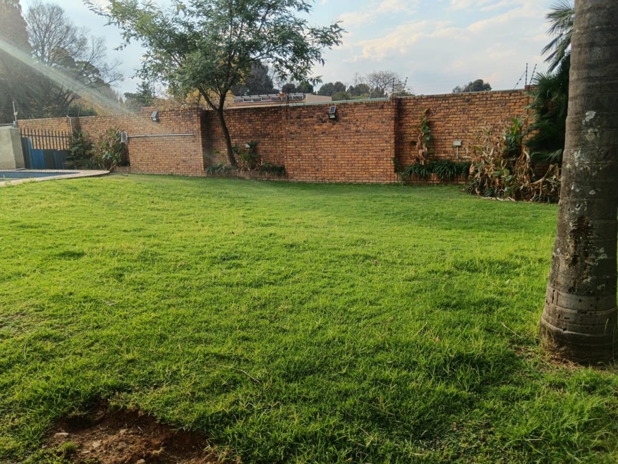 4 Bedroom Property for Sale in Parkhill Gardens Gauteng