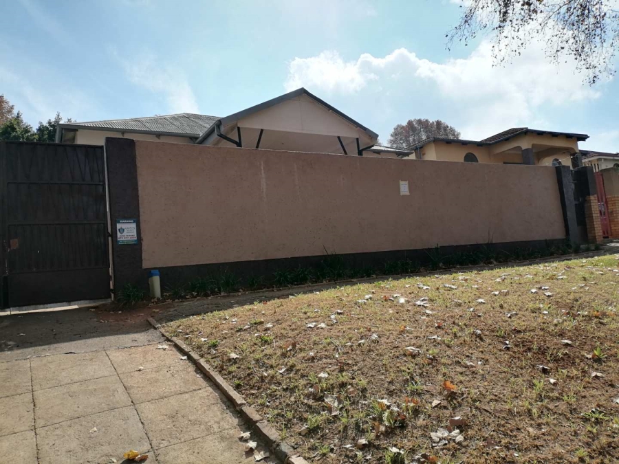 2 Bedroom Property for Sale in Bezuidenhout Valley Gauteng