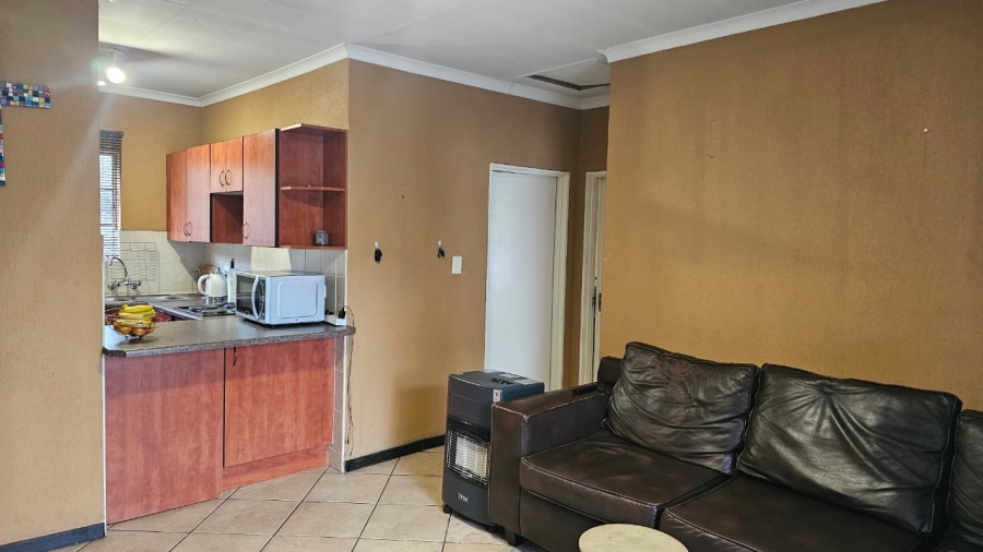 2 Bedroom Property for Sale in Wilgeheuwel Gauteng