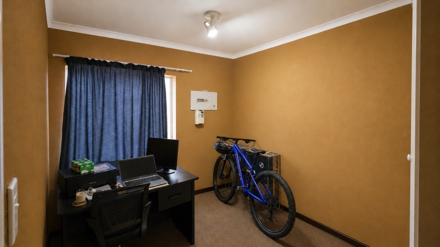2 Bedroom Property for Sale in Wilgeheuwel Gauteng