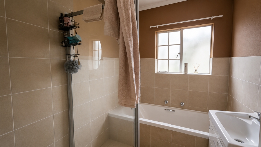 2 Bedroom Property for Sale in Wilgeheuwel Gauteng