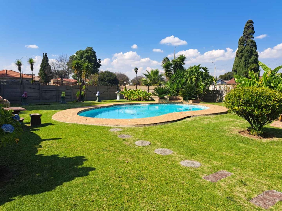 6 Bedroom Property for Sale in Boksburg Gauteng