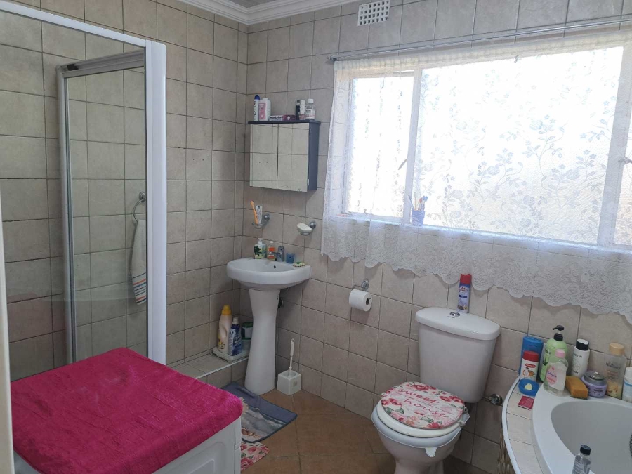 6 Bedroom Property for Sale in Boksburg Gauteng