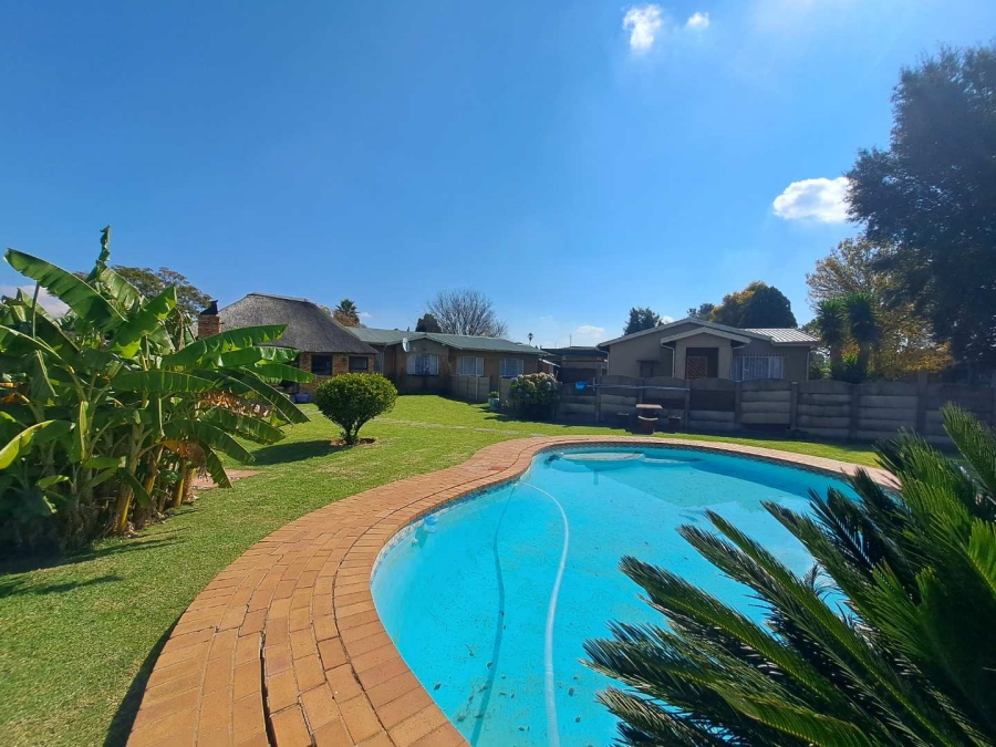 6 Bedroom Property for Sale in Boksburg Gauteng