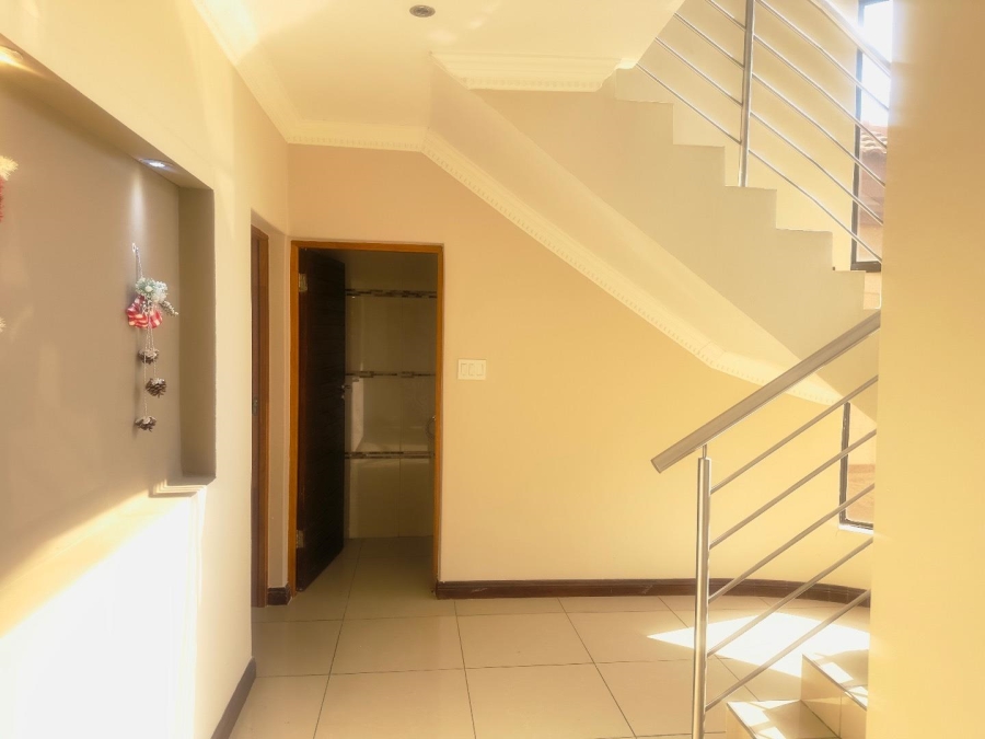 To Let 4 Bedroom Property for Rent in Blue Valley Golf Estate Gauteng