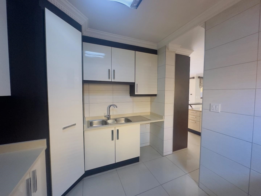 To Let 4 Bedroom Property for Rent in Blue Valley Golf Estate Gauteng