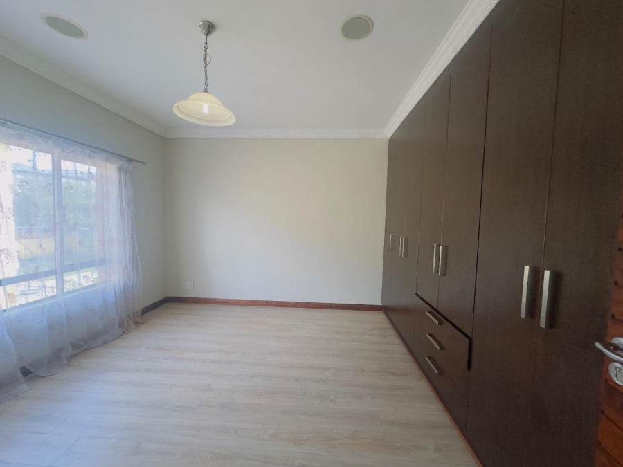 To Let 4 Bedroom Property for Rent in Blue Valley Golf Estate Gauteng