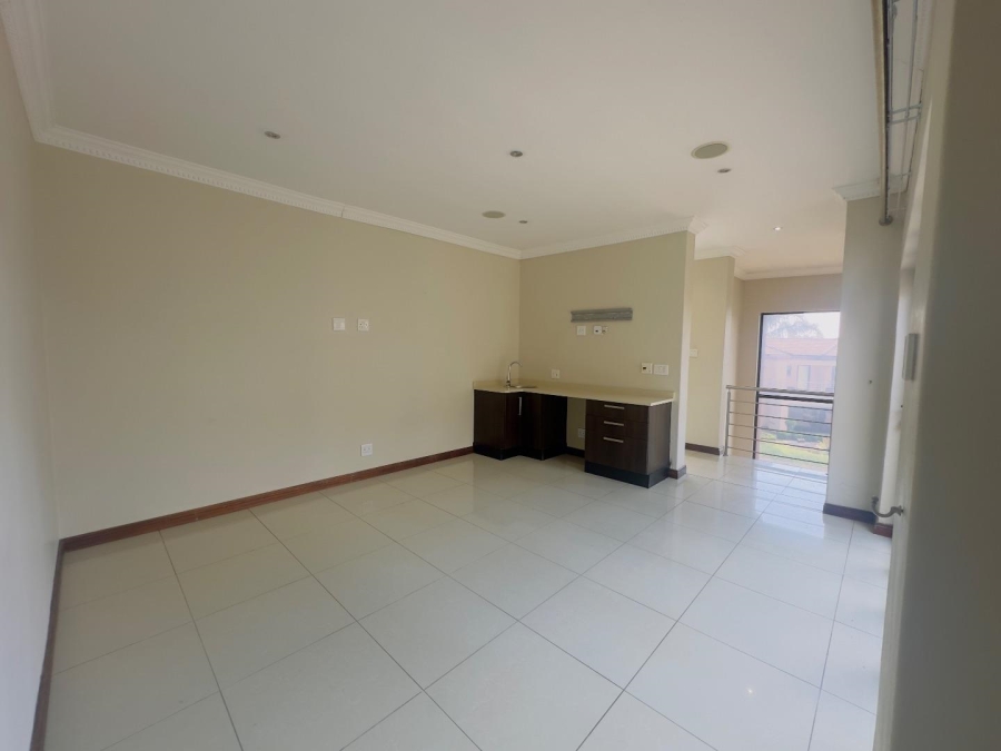 To Let 4 Bedroom Property for Rent in Blue Valley Golf Estate Gauteng