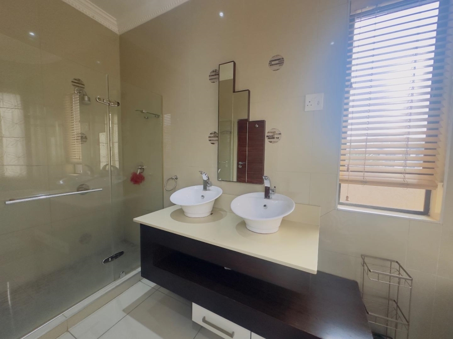 To Let 4 Bedroom Property for Rent in Blue Valley Golf Estate Gauteng