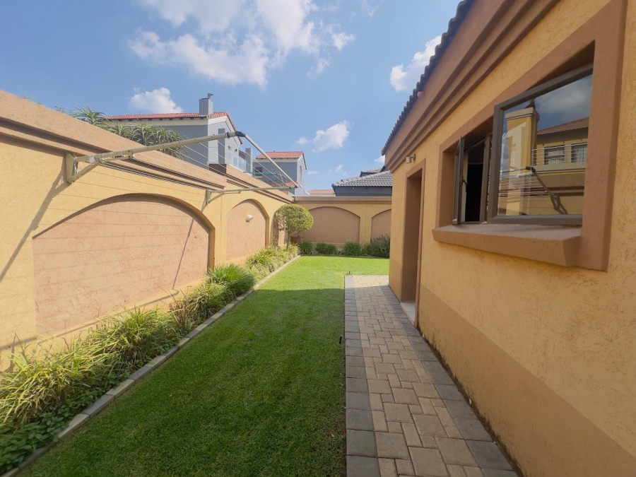 To Let 4 Bedroom Property for Rent in Blue Valley Golf Estate Gauteng