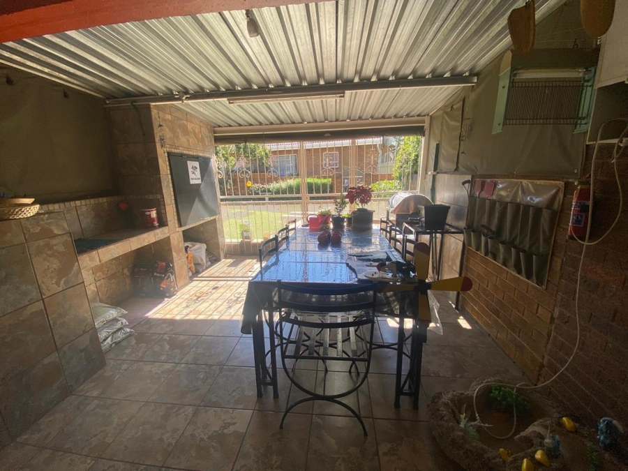 3 Bedroom Property for Sale in Homestead Gauteng