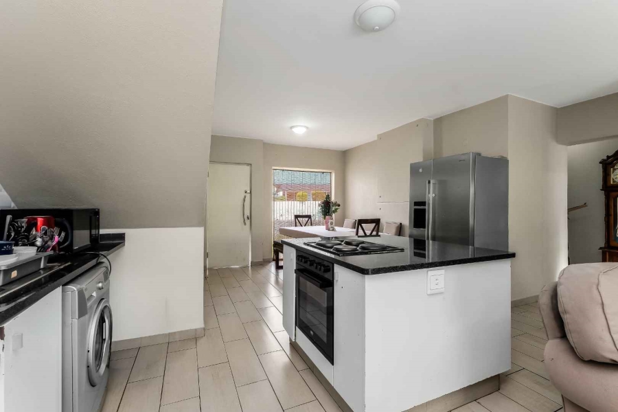 2 Bedroom Property for Sale in Broadacres Gauteng