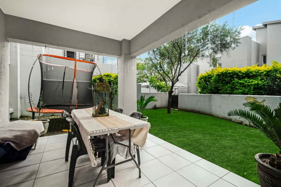 2 Bedroom Property for Sale in Broadacres Gauteng
