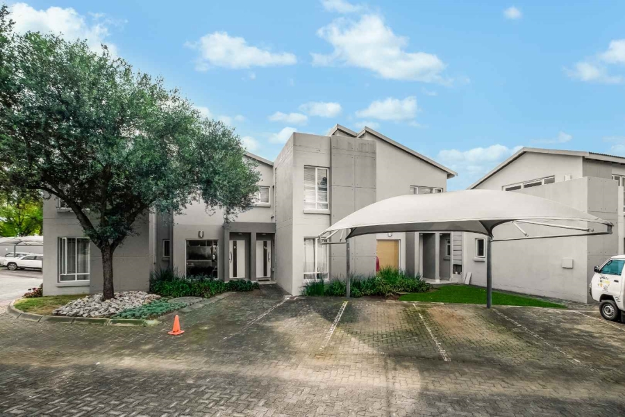 2 Bedroom Property for Sale in Broadacres Gauteng