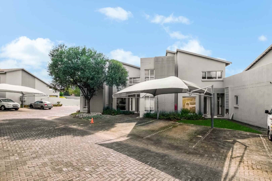 2 Bedroom Property for Sale in Broadacres Gauteng