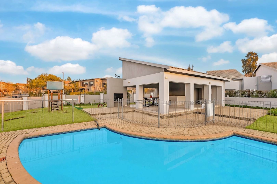 2 Bedroom Property for Sale in Broadacres Gauteng