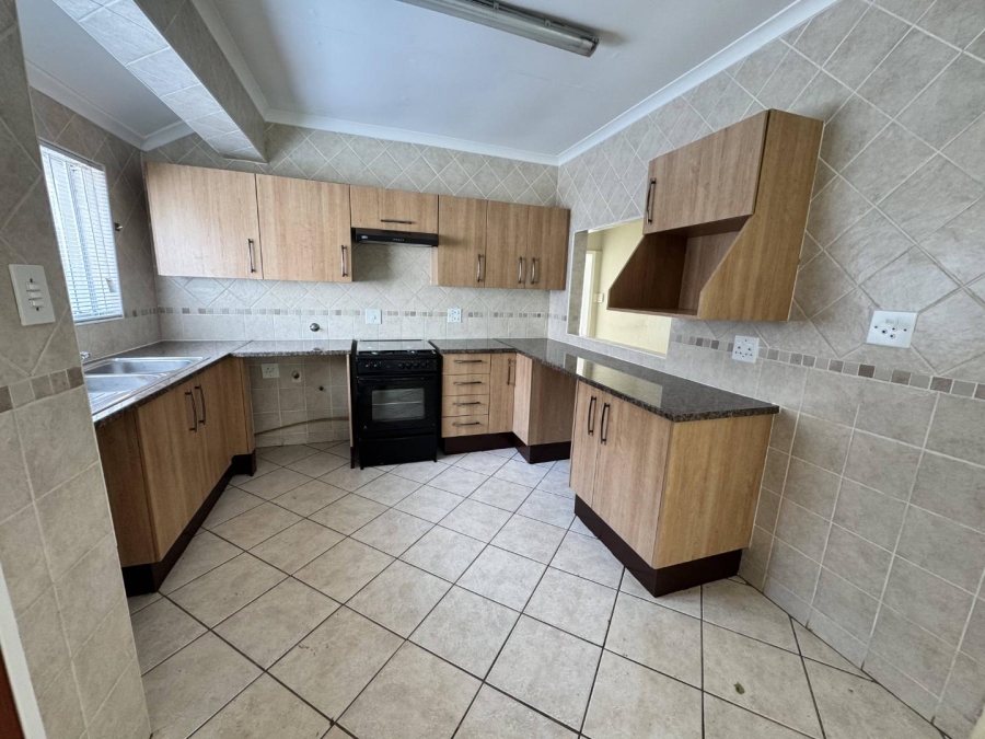 To Let 3 Bedroom Property for Rent in Northcliff Gauteng