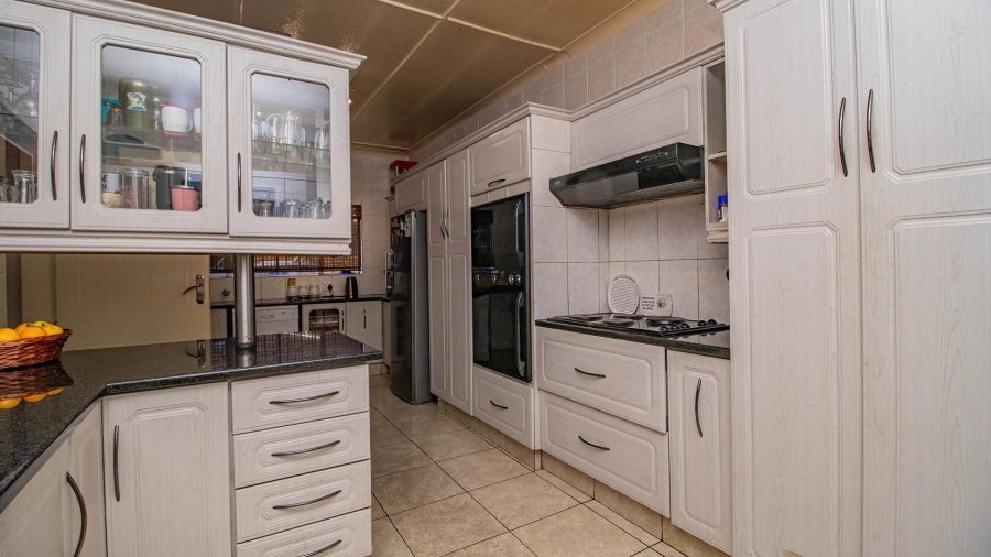 7 Bedroom Property for Sale in Kempton Park Ext 4 Gauteng