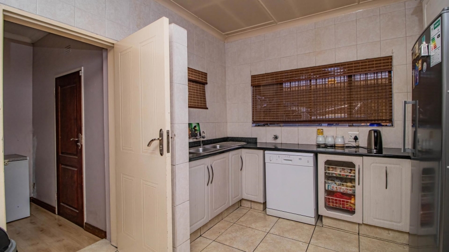 7 Bedroom Property for Sale in Kempton Park Ext 4 Gauteng