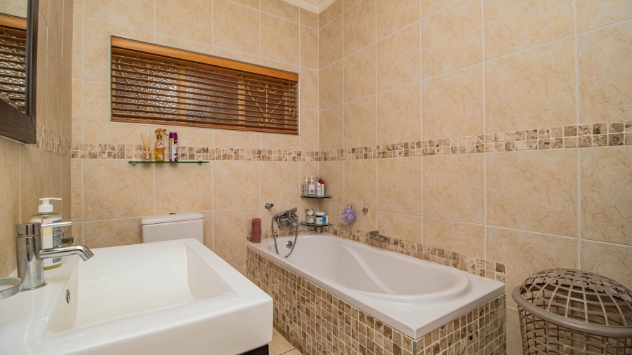 7 Bedroom Property for Sale in Kempton Park Ext 4 Gauteng