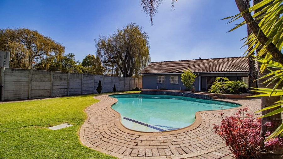 7 Bedroom Property for Sale in Kempton Park Ext 4 Gauteng