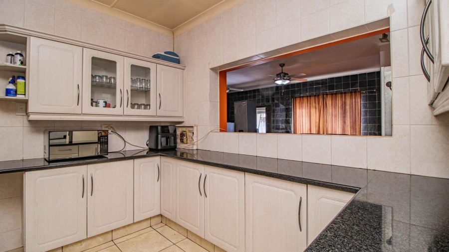 7 Bedroom Property for Sale in Kempton Park Ext 4 Gauteng