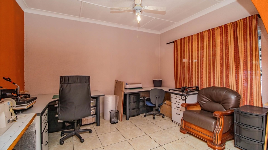 7 Bedroom Property for Sale in Kempton Park Ext 4 Gauteng