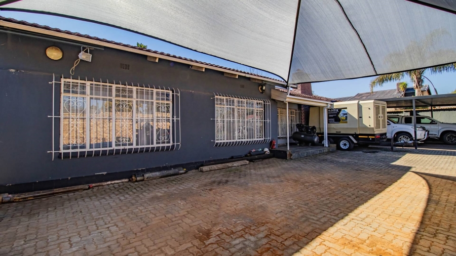 7 Bedroom Property for Sale in Kempton Park Ext 4 Gauteng
