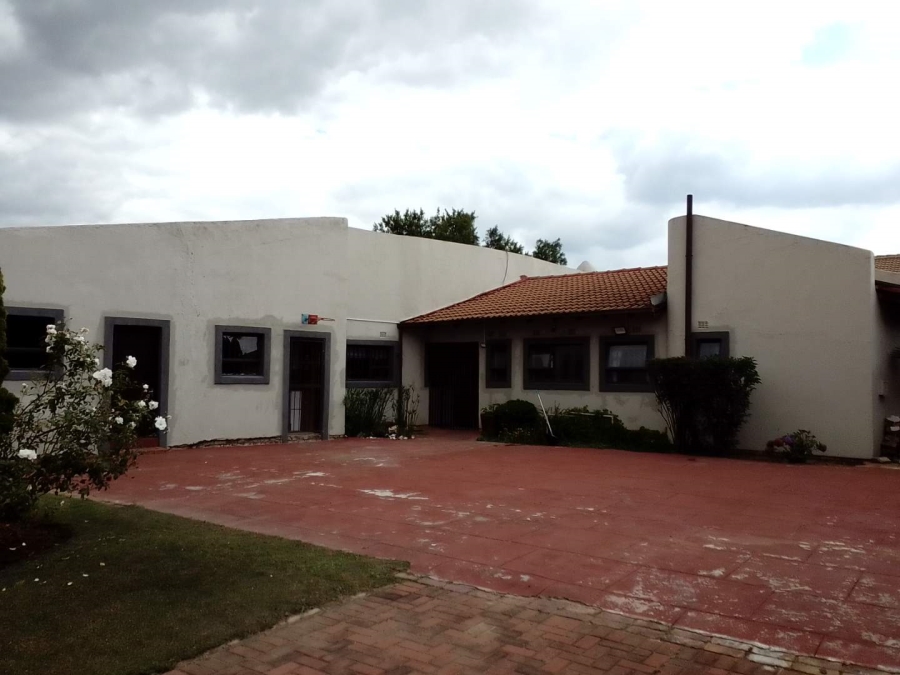 3 Bedroom Property for Sale in Klippoortje Gauteng