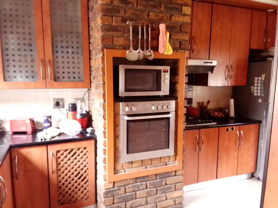 3 Bedroom Property for Sale in Klippoortje Gauteng
