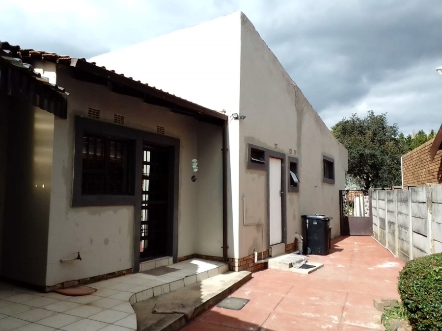 3 Bedroom Property for Sale in Klippoortje Gauteng
