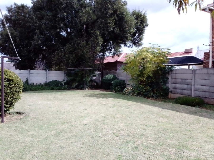 3 Bedroom Property for Sale in Klippoortje Gauteng