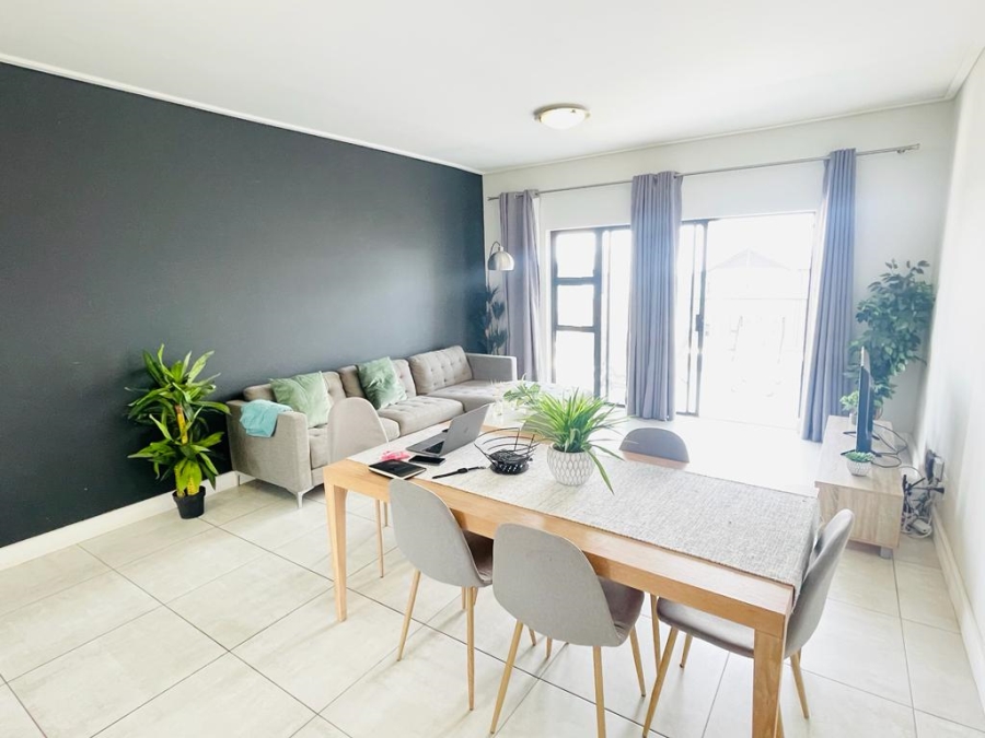 To Let 2 Bedroom Property for Rent in Waterfall Gauteng